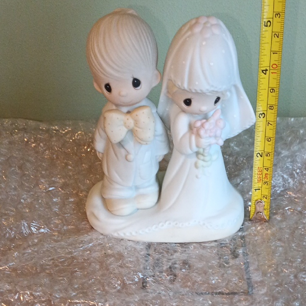Precious Moments Charming Bride and Groom Figurine - White